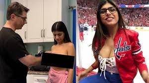 Ex-porn star Mia Khalifa shares video from breast surgery after being hit  by hockey puck — RT Sport News