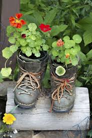 90 Deko Ideen Zum Selbermachen F R Sommerliche Stimmung Im Diygartendekoration Balkongarden In 2020 Upcycling Fur Den Garten Diy Gartendekoration Garten Deko