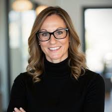 Tana Lee (@TanaLee12)