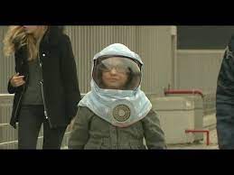 From desktop or your mobile device. Enfants De La Lune Une Vie Sous Haute Protection Le Magazine De La Sante Youtube