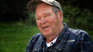 Tom Tiller's Instagram, Twitter & Facebook