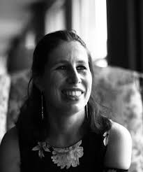 Dana Naomi's Instagram, Twitter & Facebook