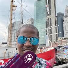 Hey #Rihanna! 😍 👋🏾 l📸: @badgalriri