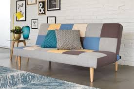 Sofa yang memiliki kaki pendek, terkesan besar, lebar, dan. 10 Desain Sofa Lipat Untuk Menjamu Tamu Sekaligus Gegoleran Hemat Bujet Beli Ranjang