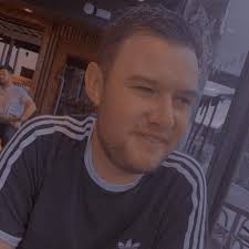 Very odd occurrence just happened as I was walking home. 4 teenage lads  stopped me and one asked about whether I had a signal as he needed to  contact his Dad, however