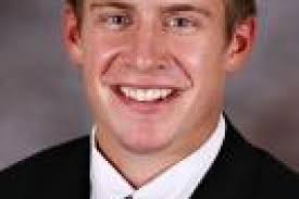 Men's hockey: Hakstol, Genoway receive honors