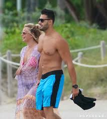 Britney spears' romantic past has been a roller coaster of rocky relationships, but since 2016, her love life has seemed idyllic thanks to her latest beau. Britney Spears And Boyfriend Sam Asghari Pictures Popsugar Celebrity