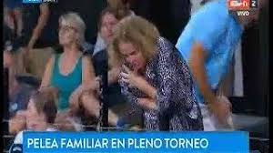 Born 12 august 1998) is a greek professional tennis player. Tsitsipas Golpeo A Su Papa Con La Raqueta Y Su Madre Lo Reto En Pleno Partido Ejes De Comunicacion