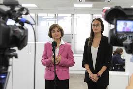 Facebook gives people the power to share and makes the. Ministerio De Salud Twitterren Subsec Pdazan Junto A La Jefa De Compin Paula Labra Da A Conocer Nuevas Funciones Del Portal Https T Co Vyskcviikg Los Usuarios Podran Subir Documentos Al Portal Y Tener