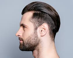 Beberapa jenis rambut tebal cenderung diberkati dengan volume dan tekstur alami, menemukan potongan rambut yang tepat bisa menjadi sedikit rumit. Ini 7 Gaya Potongan Rambut Pria Yang Paling Banyak Disukai Wanita