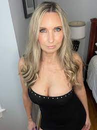 MilfSamanthaRay1✈️SXM 31-6 on X: Women over 40 know how to bring the  🔥🔥, just ask last nights partner 😳💦…or check out my #onlyfans to see  more. #bedroomkinks #milf #girlfriend #hotwife t.co9pgnVopYU7 