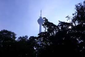 Jomlah pergi melawat menara kl. Wisata Ke Kl Tower Apa Saja Aktivitasnya Halaman All Kompas Com