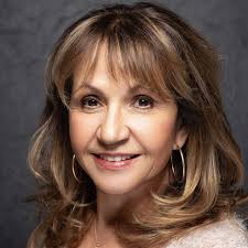 Obsessed with this home? Wait until you see the neighborhood lake 🙂‍↕️ 🔗:  https://zlw.re/TheLakes Listing c/o: Joey DeBendetto, The DeBenedetto Real  Estate Team, Las Vegas #Zillowing #HouseHunting #HouseTour