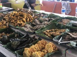 Berikut 9 potret lucunya spesial untuk kamu. Sajian Nikmat Di Warung Nasi Alam Sunda Genpi Co