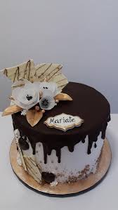 There are 29913 gold black cake for sale on etsy, and they cost $12.70 on average. Dripping Cake Gold Black And White Cake By Alex Cakesdecor