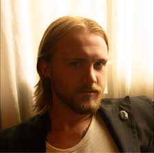 The Nashville Sign… Listen to “On The Back Of My Dreams” now.  https://jacksondean.lnk.to/OTBOMDFP