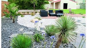 16 idees creatives de salons de jardin en palettes salon de cyrille largillier creation d un. Comment Creer Un Jardin Minerale Et Zen