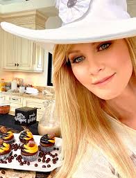 Sandra Lee