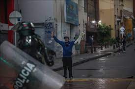 La policía sigue disparando indiscriminadamente en contra de las personas manifestantes. Temblores Ong La Organizacion Que Ha Documentado La Violencia Policial En Colombia
