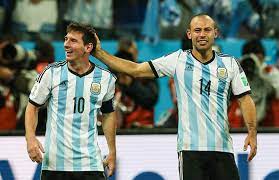 Através de mascherano e messi estão os antigos defesas javier zanetti (143) e roberto ayala (114) e o extremo, ainda em atividade, ángel di maría (108). Pbs Twimg Com Media E4ctd7cveacnx U Jpg
