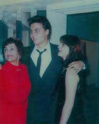 ♡ 𝓙𝓸𝓱𝓷𝓷𝔂 & 𝓛𝓸𝓻𝓲 ♡ Actor, Johnny Depp, weds makeup artist, Lori  Anne Allison, at a small ceremony in South Florida, 1983. 💛 One year  before he'd make his film debut in “
