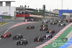 Még két ülés kiadó, az egyikbe a világbajnok lewis hamilton kerülhet, ha aláírja az új szerződését. Akar 23 Futambol Is Allhat A 2021 Es Forma 1 Es Versenynaptar Bumm Sk