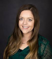 Elizabeth Albin's Instagram, Twitter & Facebook