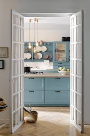 Tur Auf Fur Die Moderne Landhauskuche Mehr Infos Und Ideen Bei Spitzhuttl Home Company Landhaus Kuche Landhauskuche Landhauskuche Haus Kuchen Kuche Planen