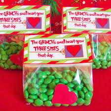 Well…in whoville they say, that the grinch's small heart grew three sizes that day! Grinch Treat Bag Tags Chica And Jo