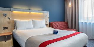 Refrigerators and coffee/tea makers are provided. Hotels Beim Stadion Holiday Inn Express Leicester City