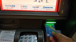 Karena mesin dengan fungsi untuk menyalin satu dokumen ke kertas lain ini sudah sangat mudah untuk di temui. Cara Mengambil Uang Di Mesin Atm Tarik Tunai Youtube