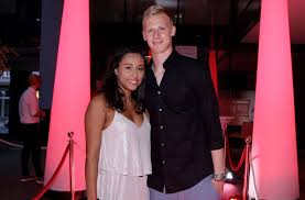 Januar 1987 in karlsruhe) ist ein halbdeutscher mulatte, der als fußballspieler bekannt wurde. Ina Und Dennis Aogo Nicht Nur Auf Instagram Ein Dynamisches Duo Stuttgarter Zeitung