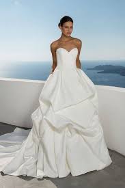 Maybe you would like to learn more about one of these? Ballkleid Aus Satin Mit Niedriger Taille Und Pick Up Rock Perfektes Brautkleid Hochzeitskleider Aus Satin Ballkleid Hochzeit