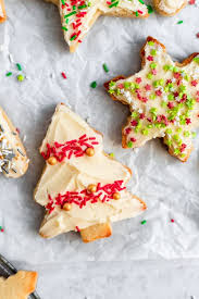 With the right tools, you can bake and decorate christmas cookies that would stop santa in his tracks. 64 Christmas Cookie Recipes Decorating Ideas For Sugar Cookies