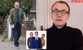 Sean lock is an english comedian and actor. Shojlfjsnz59ym
