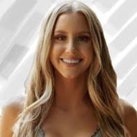 Holly Arias's Instagram, Twitter & Facebook