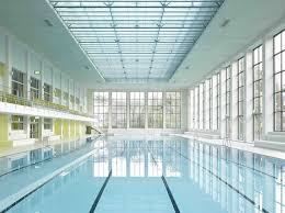 Modernisiertes Hallenbad City In Alter Pracht Hallenbad Schwimmbad Designs Hallenbader