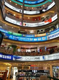 There were so many people helping to ensure the. Inside Low Yat Plaza Computer Centre Picture Of Low Yat Plaza Kuala Lumpur Tripadvisor