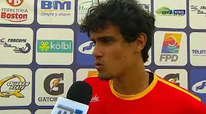 Yeltsin Tejeda: "No podemos estar contentos si empatamos"