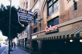 Es gibt auch parkplätze für dein auto, der nächste parkplatz ist flinders st in 358 metern entfernung von cactus jack's bar & grill. Sneaker Zimmer De Downtown