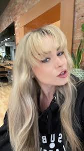 Amber Arroyo's Instagram, Twitter & Facebook