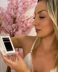 Amazon.com: NAGARAKU Bottom Eyelash Extensions Double Tips Flat Ellipse  Super Soft Natural Faux Mink Under Lower False Lashes Split Tips Individual  Lashes 12 Rows Charcoal Color (0.20mm J Curl 5-8mm Mix Tray) :