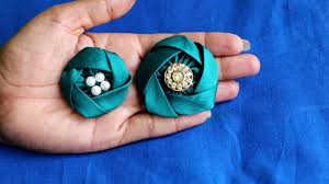 Handmade cloth flower cloth flower is easy, you can use even the old cloth as your crafts and no expensive materials. Diy How To Make Fabric Flower Satin Flower Handmade Cloth Flower In Hindi Youtube