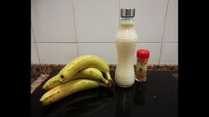 500 gr di alcool a 95° 800 gr di acqua 800 gr di zucchero 500 gr di banane (complete compresa la buccia) una stecca di vaniglia un pizzico di zafferano. Liquore Alla Banana Ricetta Bananino Youtube