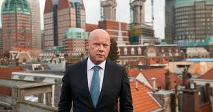 Ja, ik hoorde ook ergens berichten over de sneeuwstorm. Frits Wester Stopt Tijdelijk Bij Rtl Nieuws Erkent Nu Toch Alcoholprobleem Binnenland Ad Nl