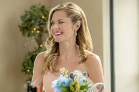 Mfw 1654 Rt Jpg 2 500 1 667 Pixels Maggie Lawson Wedding Star Girlfriends Guide To Divorce