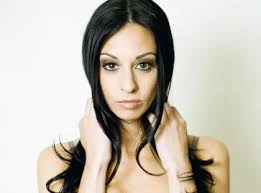 YH Host Lesley Robins Guides You Through That Nasty Break-Up in New Book!