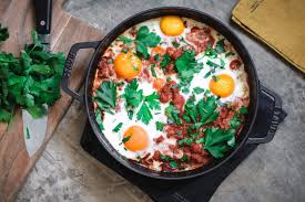 Shakshuka An Oriental Tomato Dish Come On In My Kitchen Rezept Tomatengerichte Einfache Gerichte Schakschuka