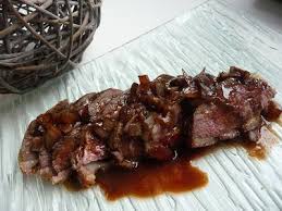 Magret De Canard Au Vinaigre Balsamique Et Au Miel Facon Cyril Lignac Recette Ptitchef Recette Magret De Canard Recettes De Cuisine Recette Canard