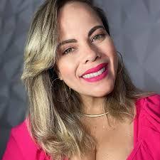 Patricia Lins's Instagram, Twitter & Facebook